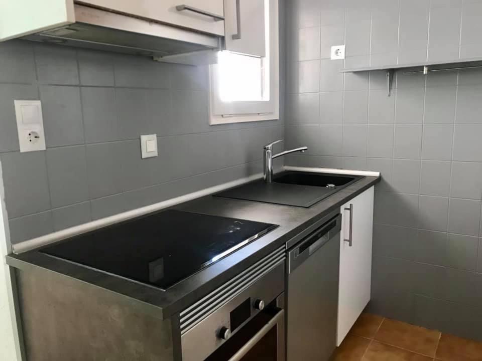 Charmante maisonnette avec piscine communautaire, idéale vacances familiales Roses Extérieur photo
