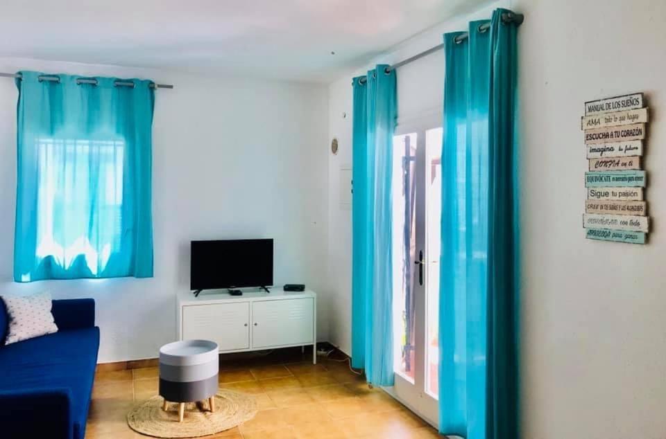 Charmante maisonnette avec piscine communautaire, idéale vacances familiales Roses Extérieur photo